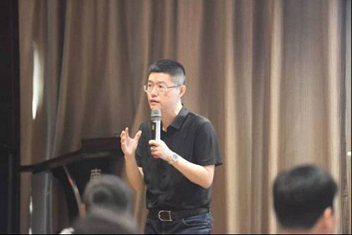 【名師訪談】劉圻教授《商業模式設計與公司價值創造》DBA課程采訪439.jpg