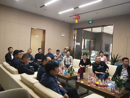 贛州總裁22班師生走進平安銀行贛州分行參觀學習636.jpg