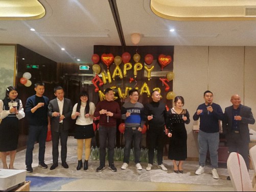 總裁二十，情如堅石——贛州總裁20班團圓飯圓滿結束605.jpg