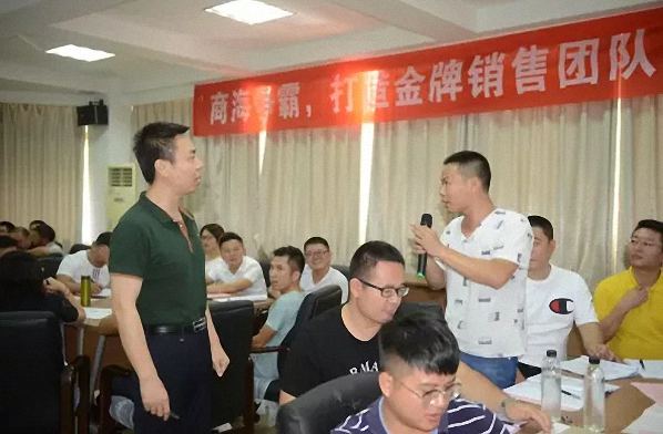 鷹計劃丨乞丐演繹出“最?！钡臓I銷思維！647.jpg