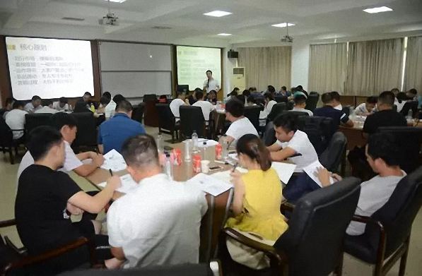 鷹計劃丨乞丐演繹出“最?！钡臓I銷思維！931.jpg