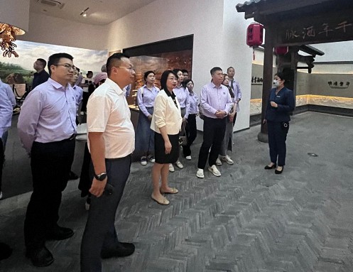 【企業走訪】——贛州新商界企業家前往江蘇洋河股份學習考察1618.jpg